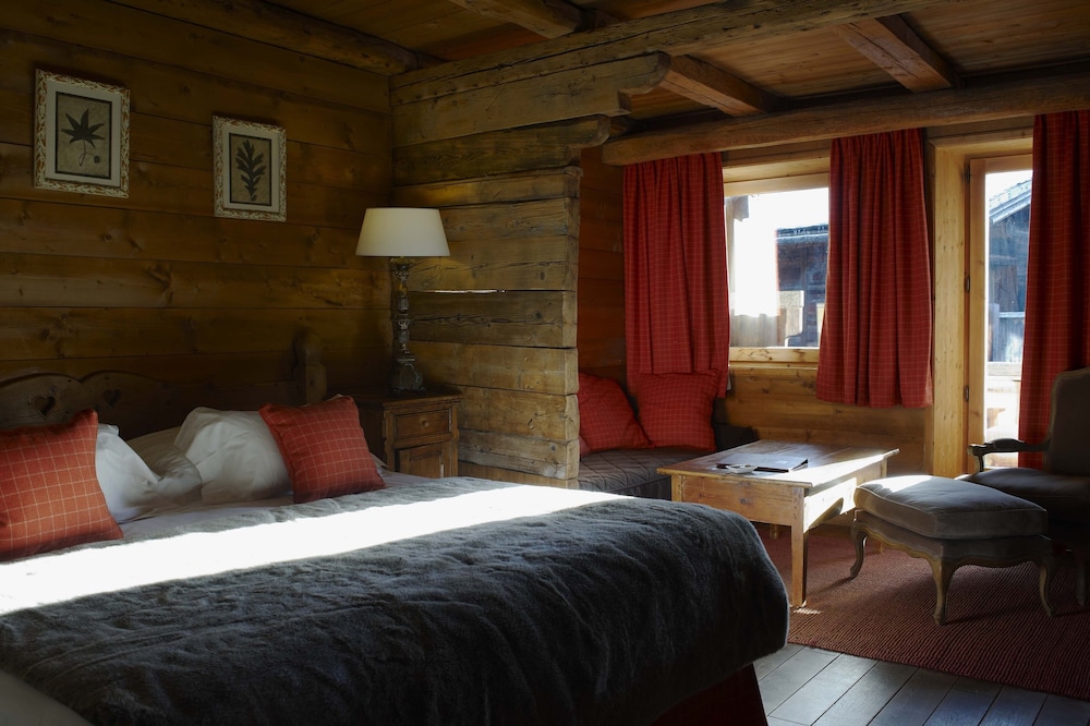 Bedroom with Lounge Area - Photo 6