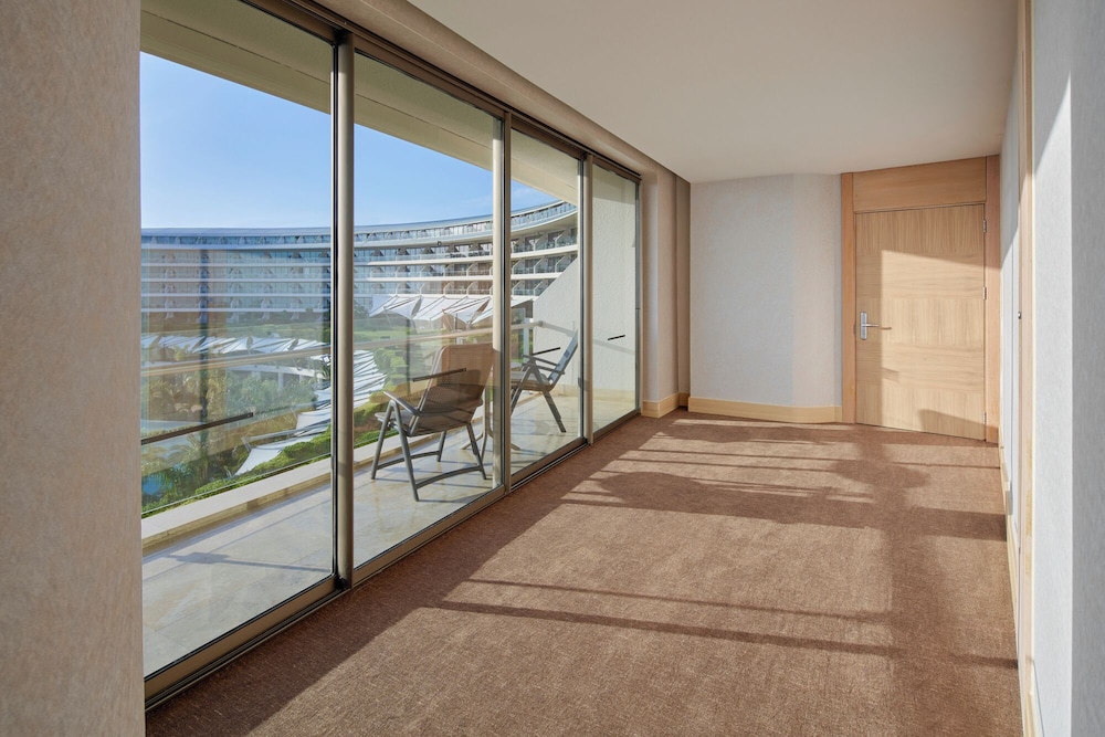 Royal Deluxe Suite