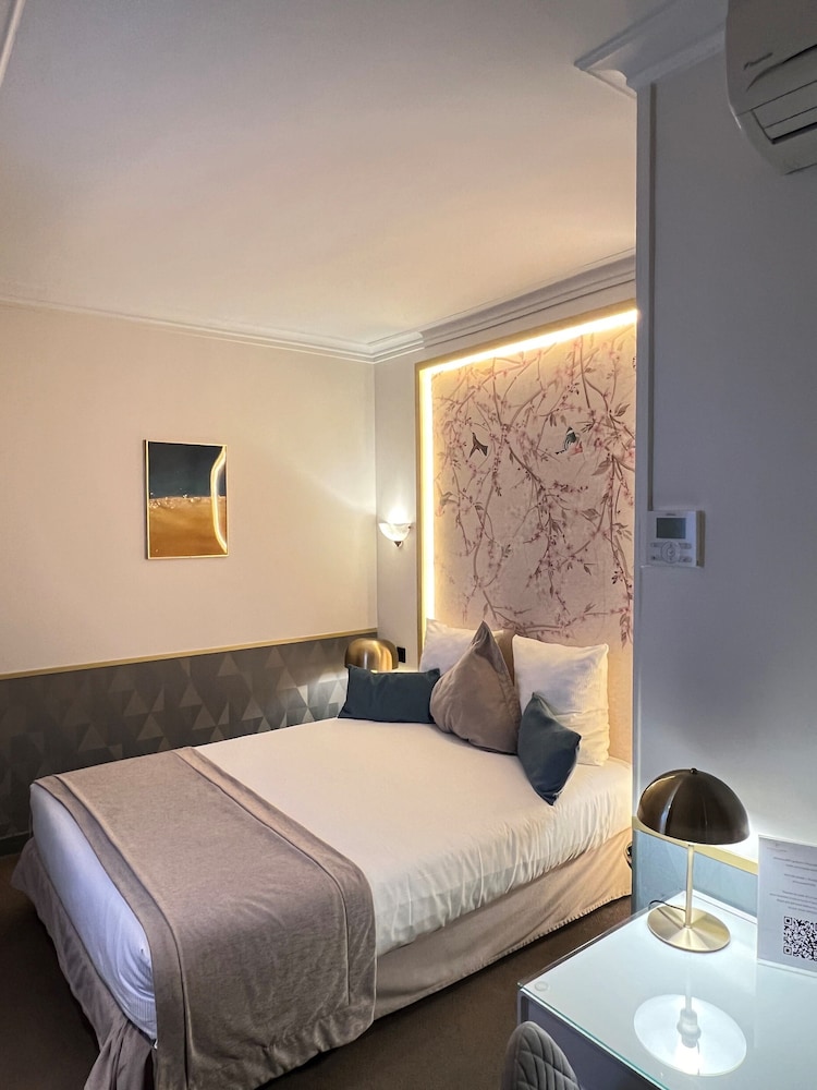 Double Room (Access by stairs 6th floor) photo 2