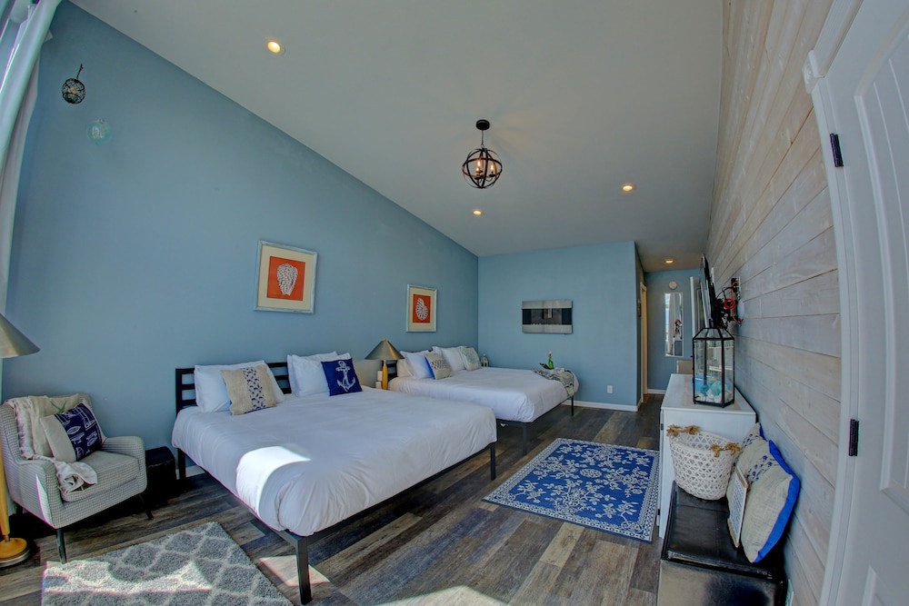 Luxury Penthouse, Multiple Beds, Ocean View photo 3