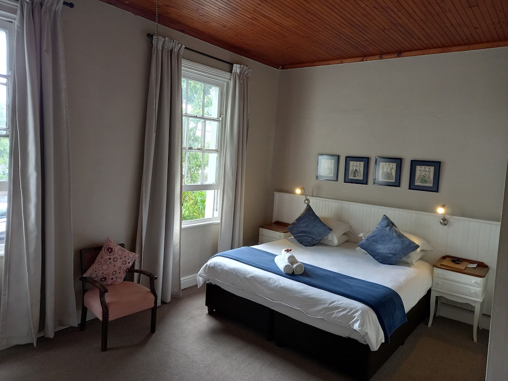 Basic Triple Room (With Shower)