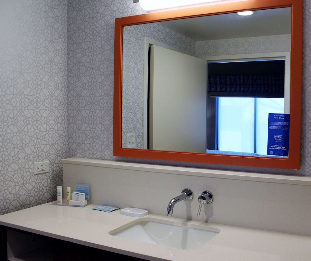 Suite, 1 King Bed, Accessible, Refrigerator & Microwave (Hearing) - Photo 8