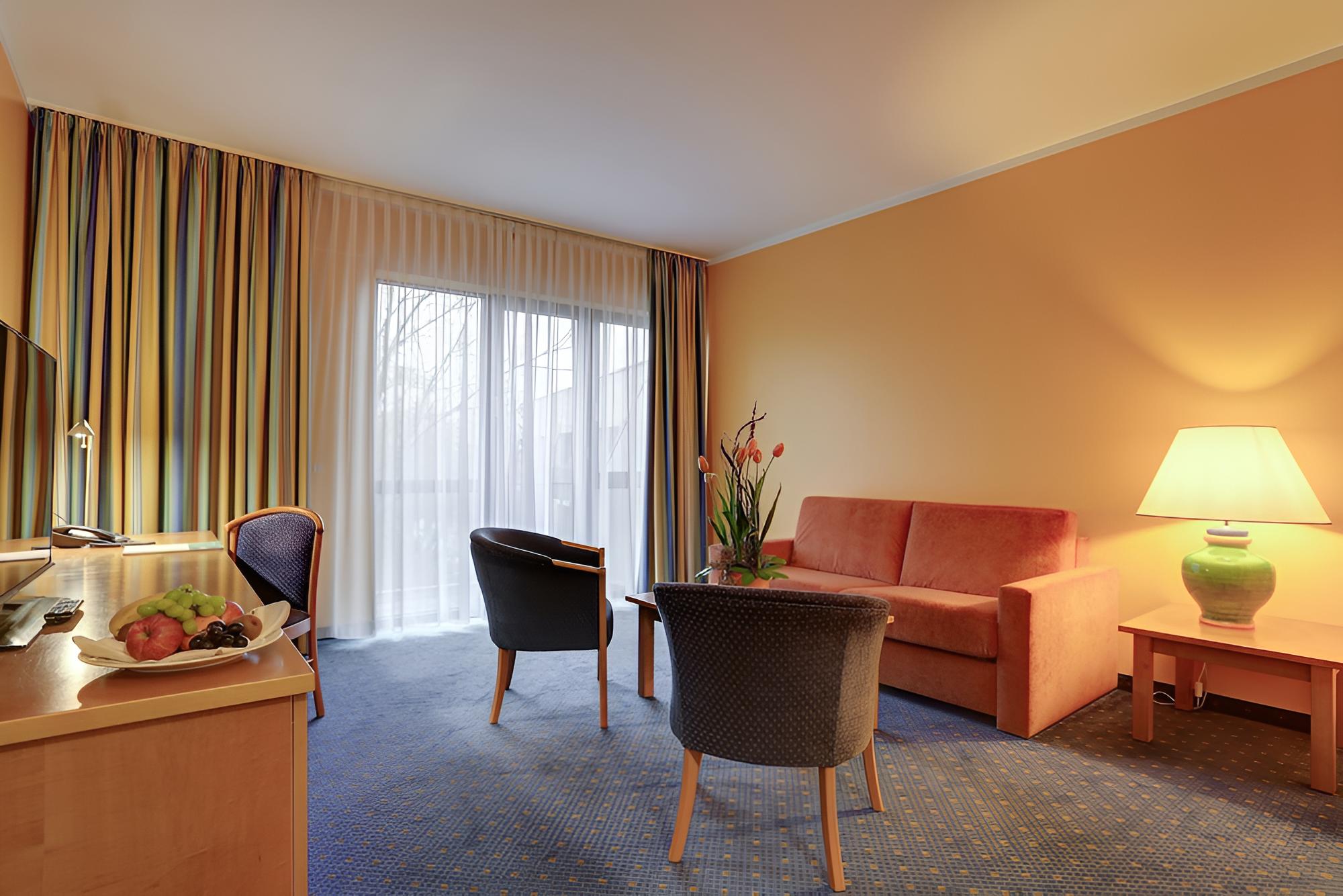Standard Triple Room, Multiple Beds photo 2
