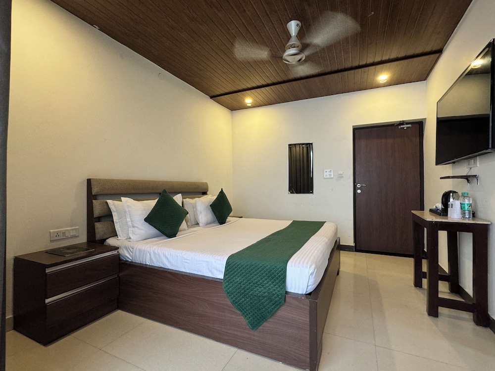 Executive Room - Photo 1