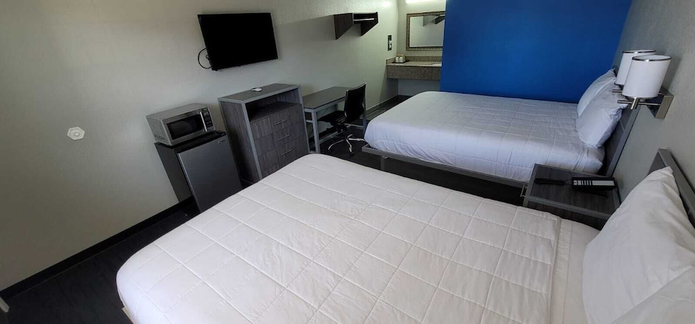Deluxe Room, 2 Queen Beds photo 2