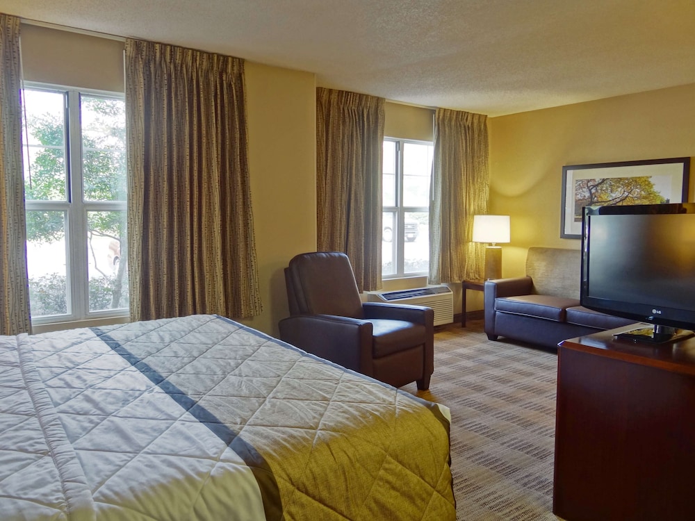Deluxe Studio, 1 King Bed with Sofa bed, Non Smoking - Photo 6