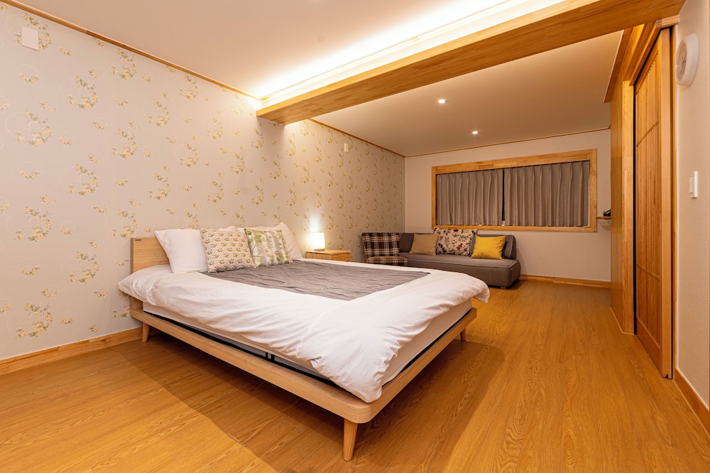 Forest House photo 2