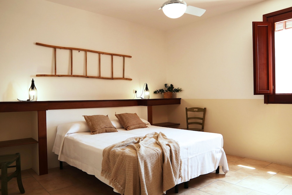 Basic Apartment, 1 Bedroom, Kitchenette, Garden Area photo 1