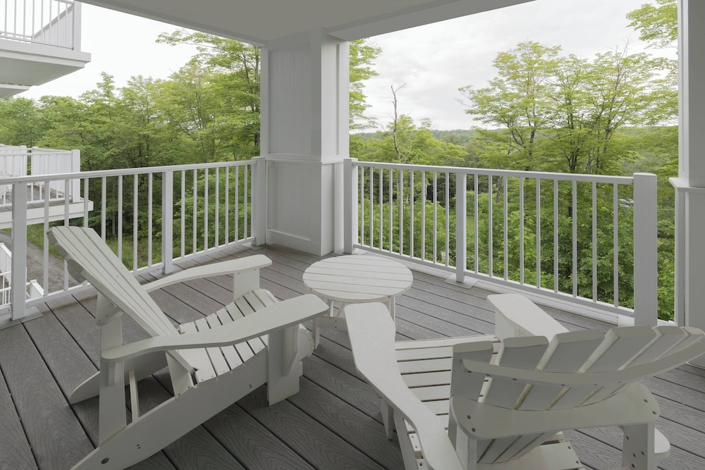 Studio, 2 Queen Beds, Courtyard View (Fireplace) - Photo 10