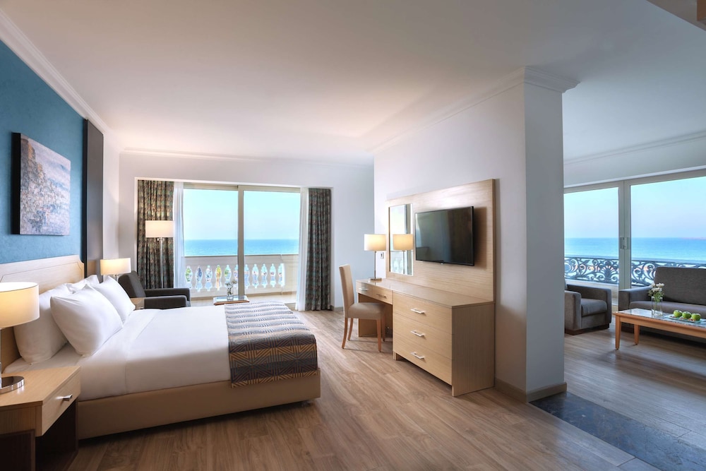 Suite, 1 King Bed, Sea View - Photo 1