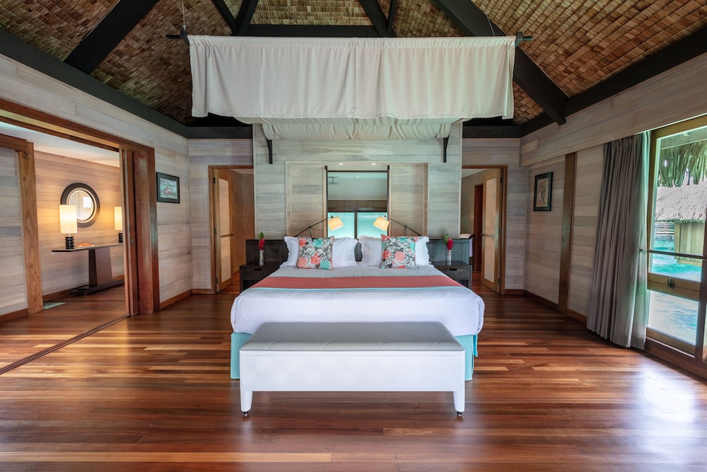 Deluxe Villa, 1 King Bed With Sofa Bed, Overwater