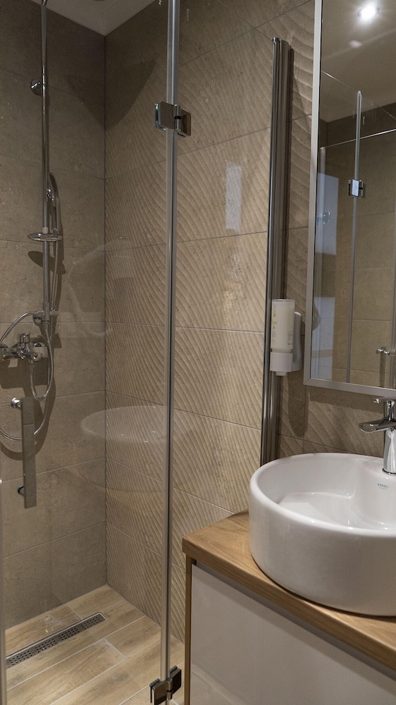 Superior Double or Twin Room - Photo 6