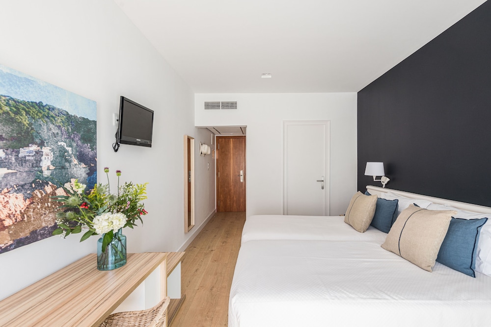 Standard Double Room - Photo 7