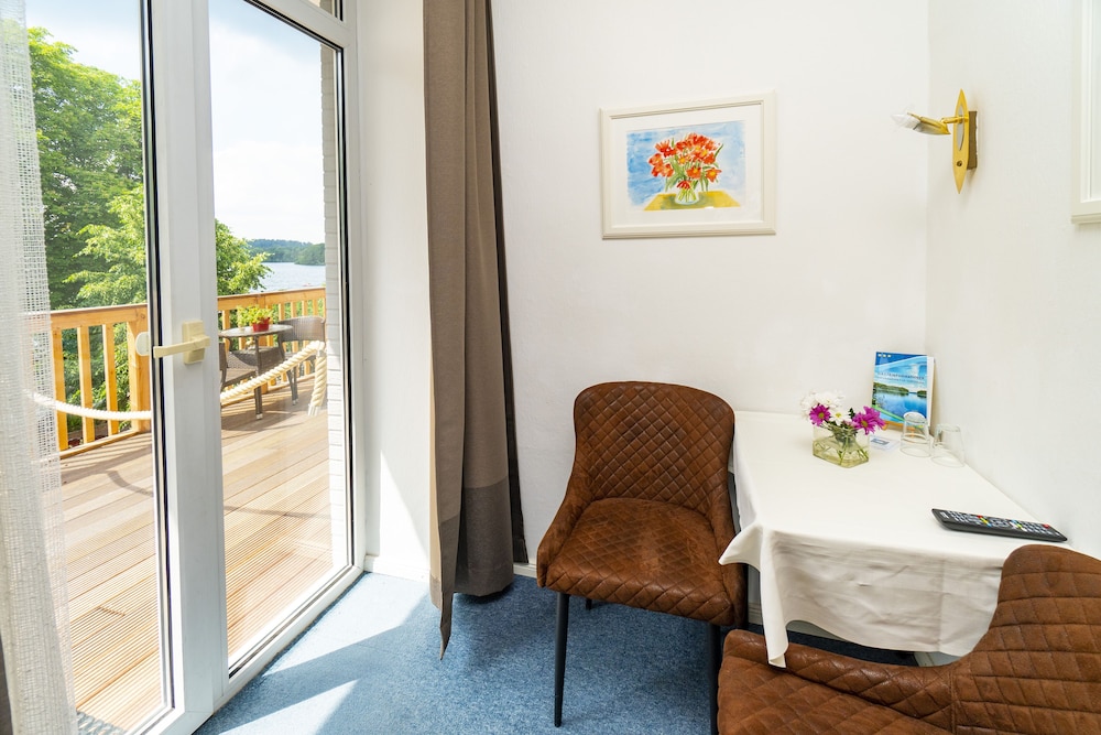 Standard Double Room, Balcony, Lake View photo 2