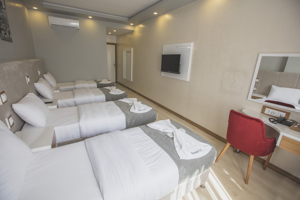 Deluxe Quadruple Room photo 3
