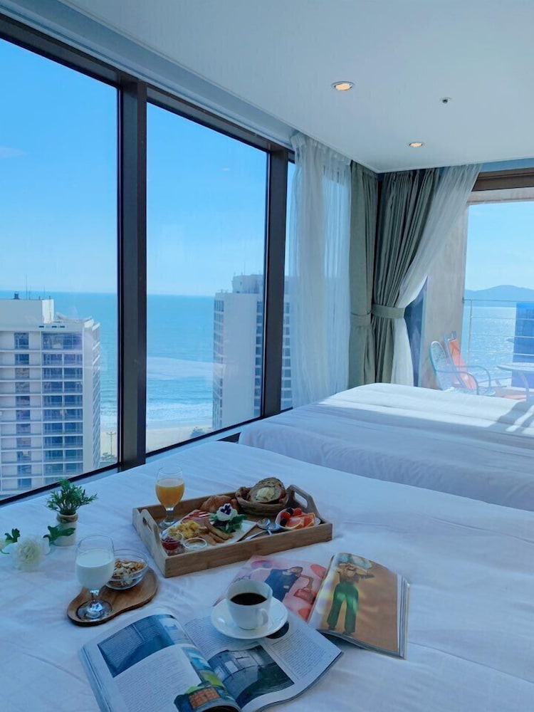 European Suite, Ocean View (Occupancy : min 4, max 8 - Additional person fee pay upon arrival) photo 2