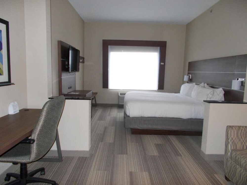 Suite, 1 King Bed with Sofa bed, Non Smoking - Photo 2