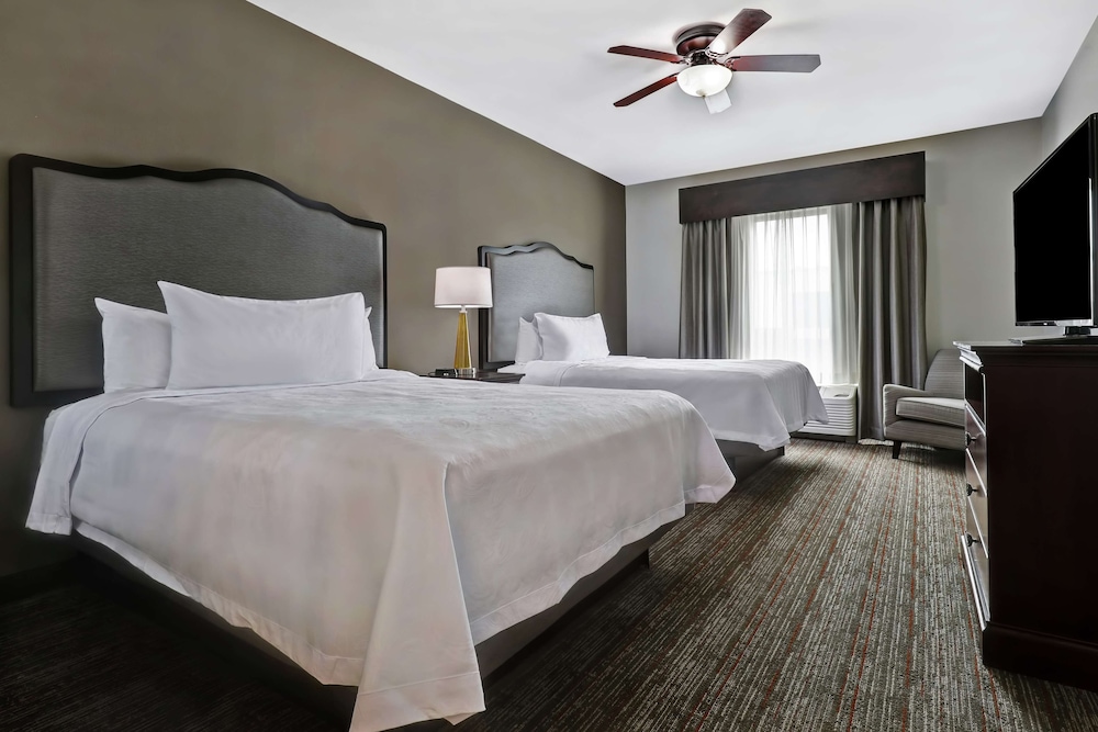 Suite, 2 Queen Beds, Accessible, Non Smoking (Mobility & Hearing, 3x3 Shower) - Photo 2