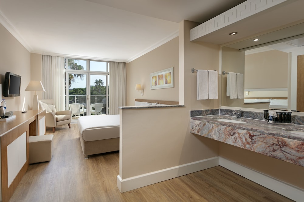 Superior Quadruple Room photo 1