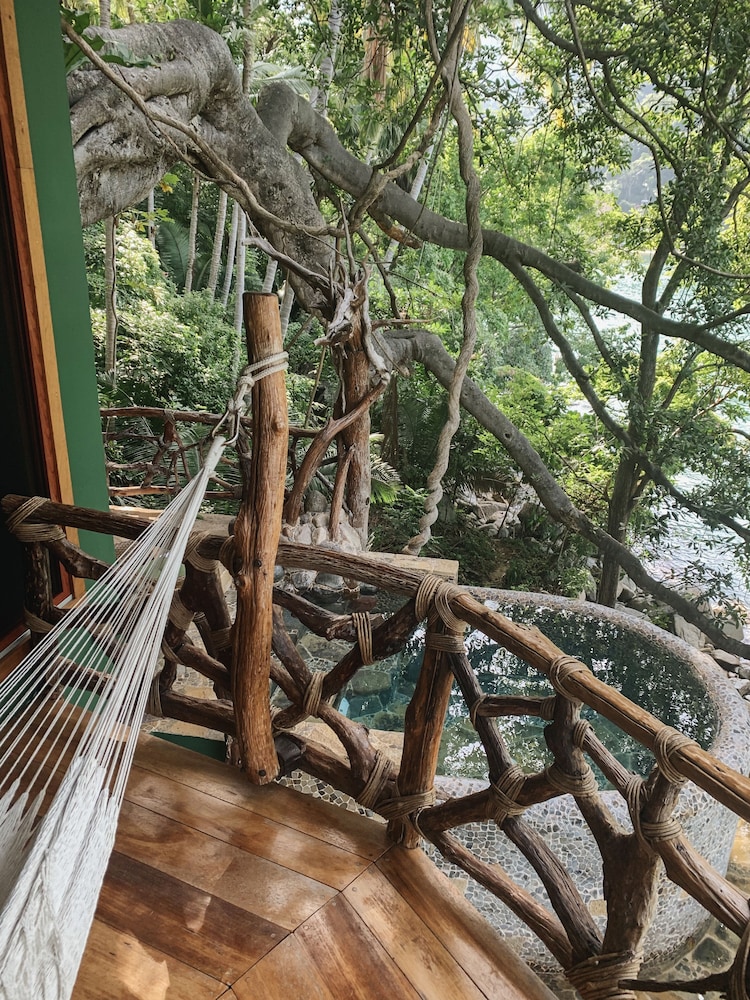 Jungle Love Nest-ocean View