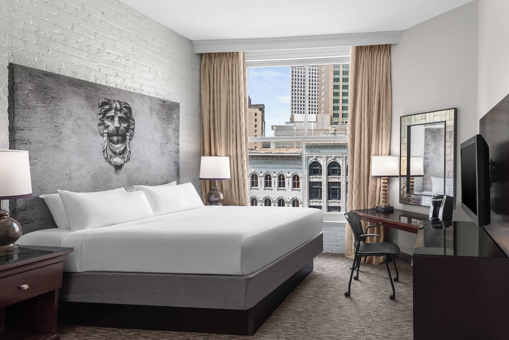Standard Room, 1 King Bed, Tower (Alexa Tower) - Photo 5