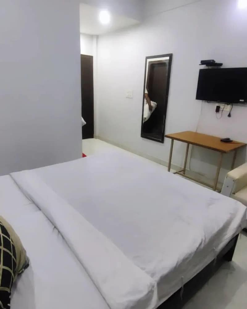 Basic Double Room photo 2