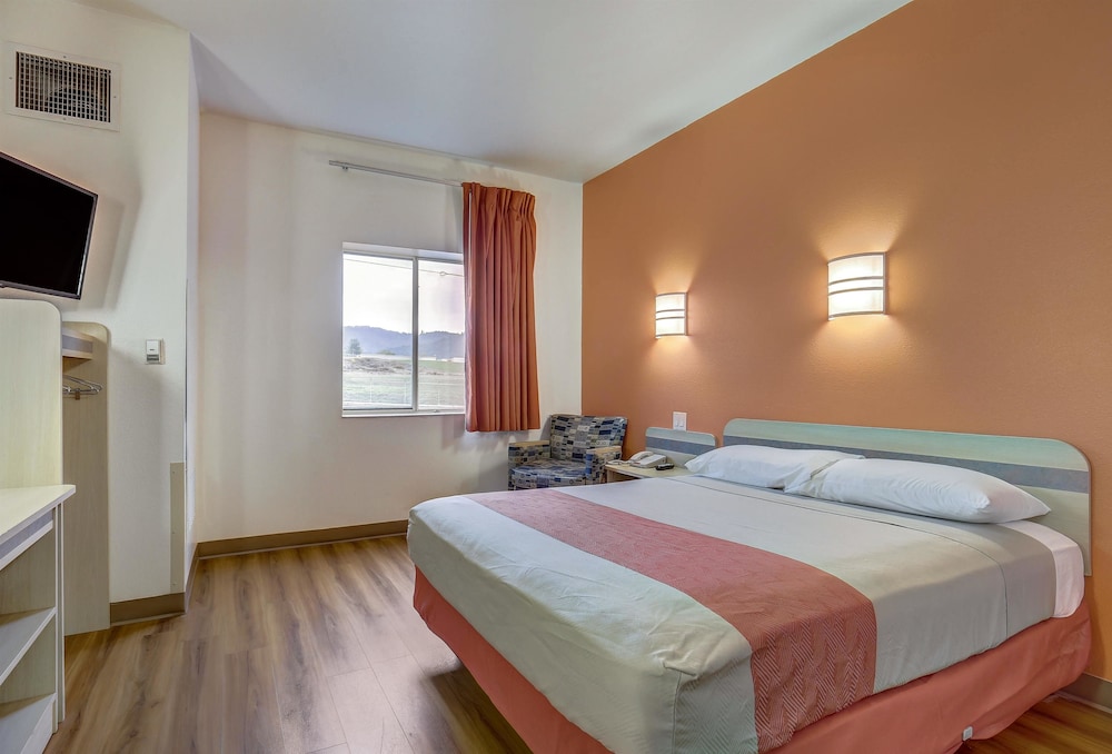 Deluxe Room, 1 Queen Bed, Accessible, Non Smoking photo 1