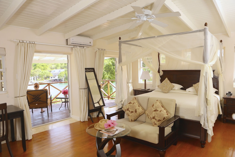 Deluxe Gunpowder Suite, Harbour View, Balcony