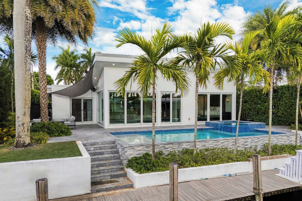 House (4 Bedrooms)