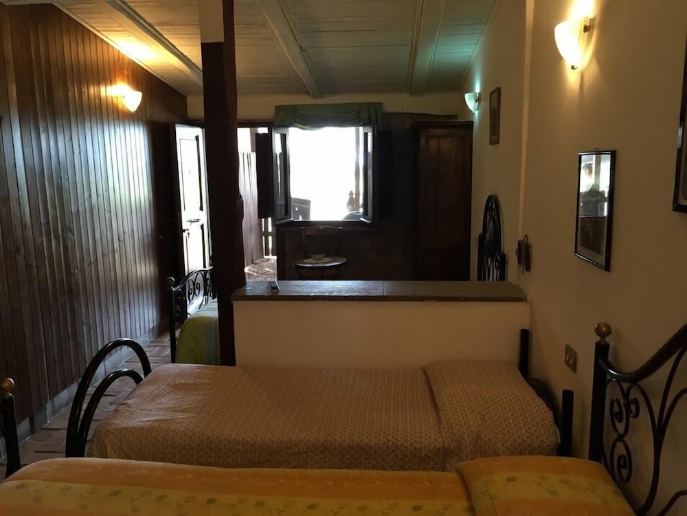 Classic Quadruple Room, 3 Bedrooms, Non Smoking, Park View photo 2