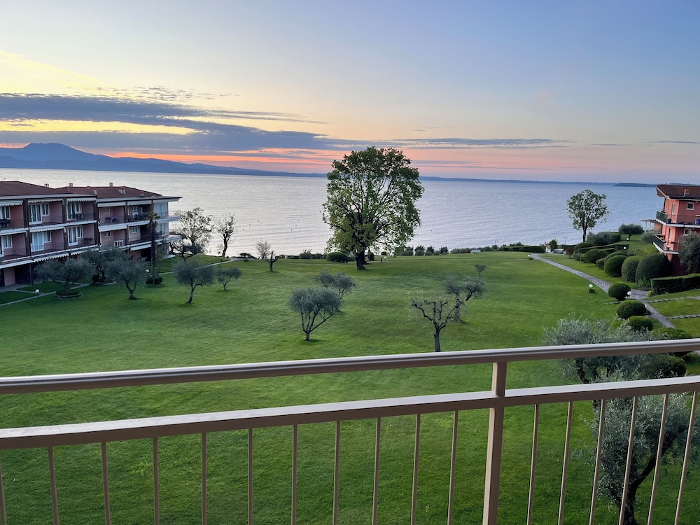 Comfort Apartment, Balcony, Lake View