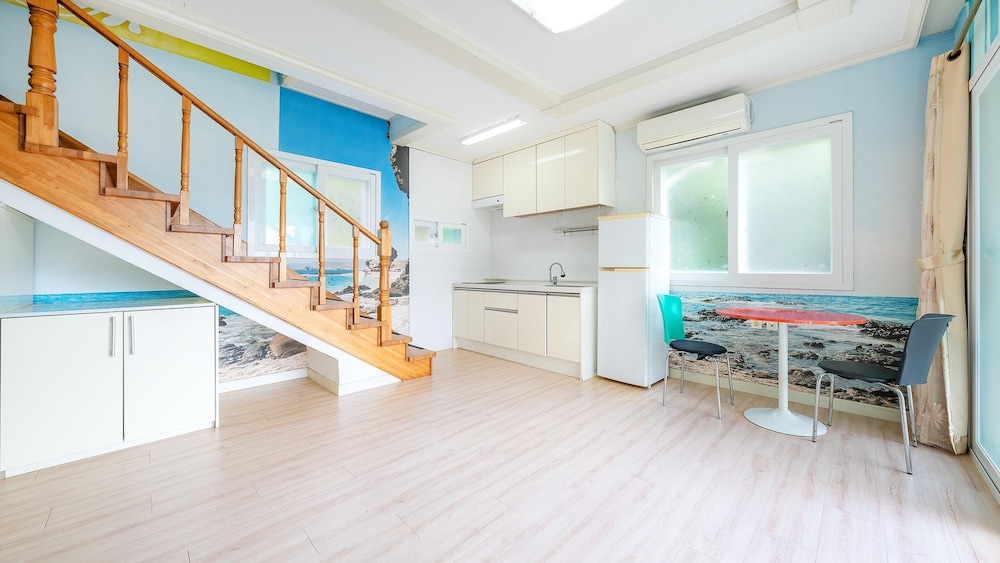 Basic Room, 2 Bedrooms (B-Bada) photo 3