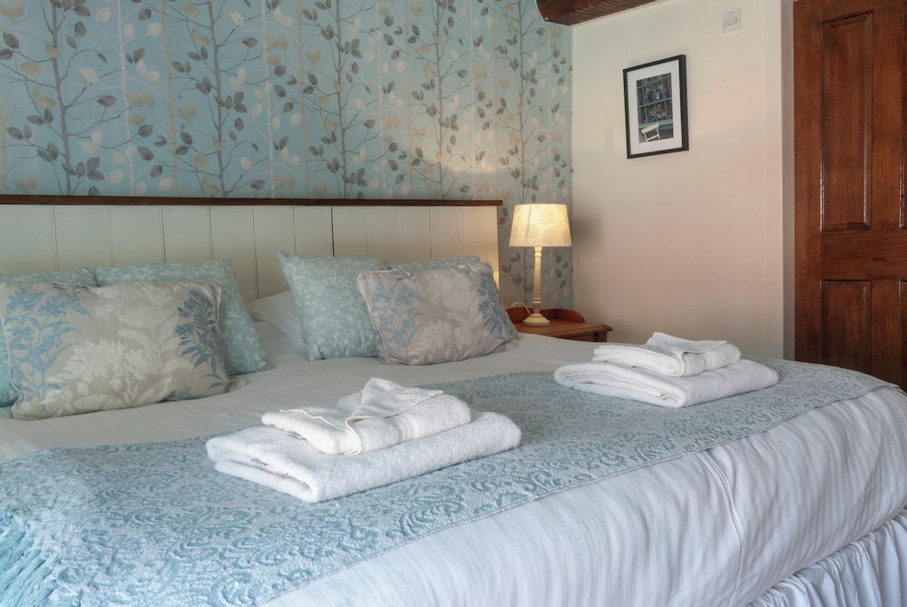 Deluxe Suite, 1 King Bed photo 2
