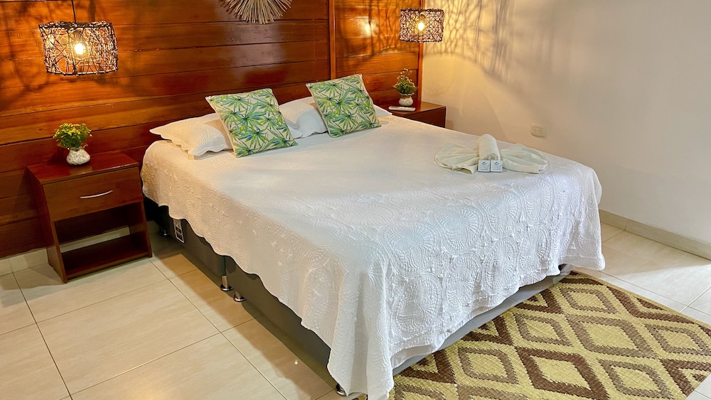 Traditional Double Room, 1 Queen Bed, Balcony, Mountain View photo 2