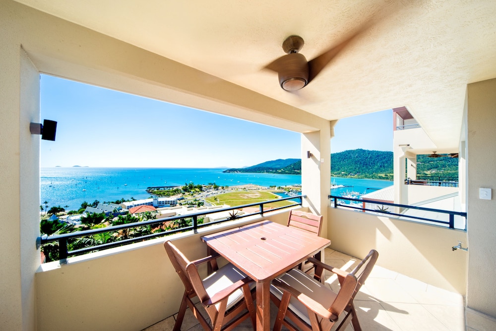 1 Bedroom Seaview Studio photo 3