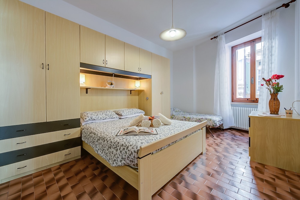 Family Apartment, Multiple Beds (Studiorum 400mt Dal Lago)
