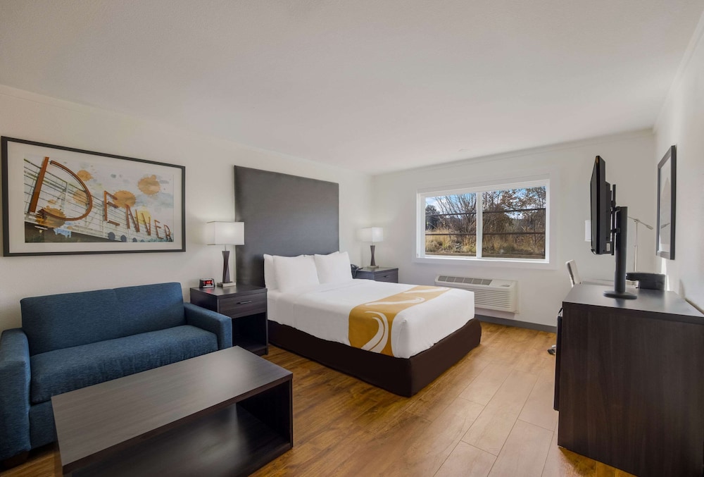 Suite, 1 King Bed, Accessible, Non Smoking