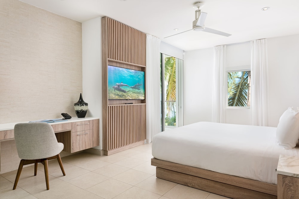 Grand Suite, 3 Bedrooms, Oceanfront - Photo 2