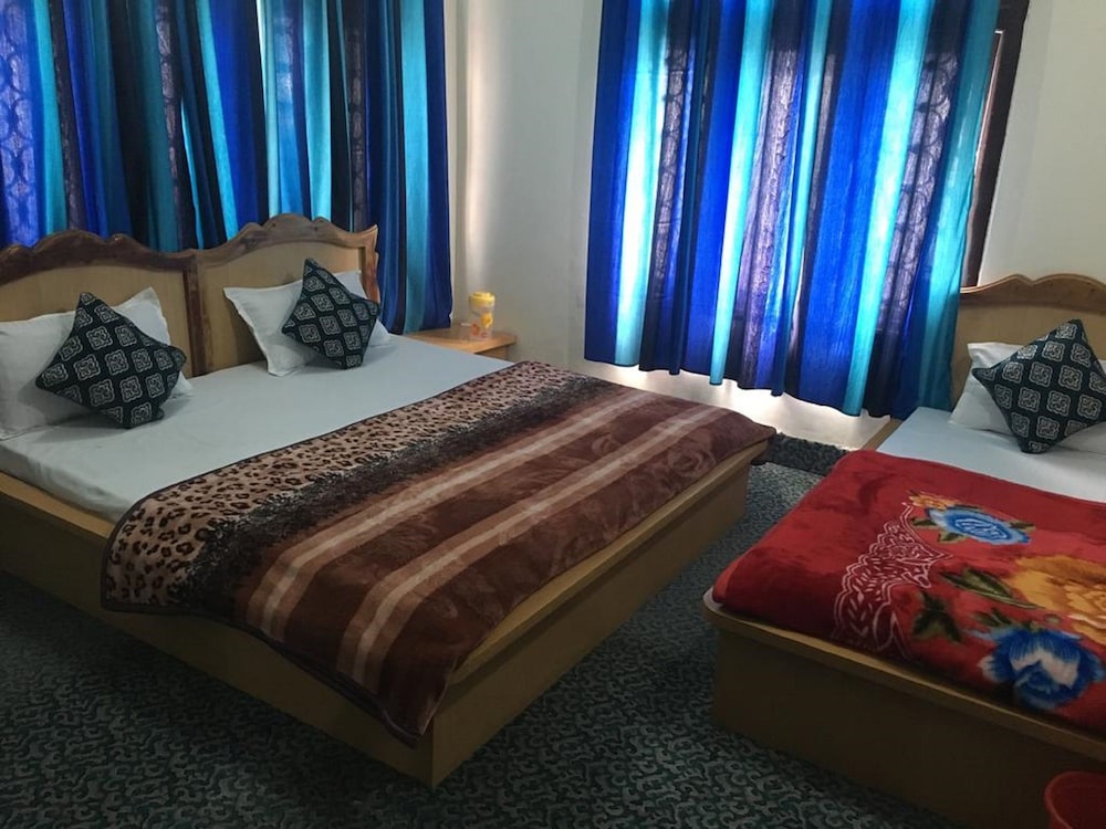 Triple Room, Multiple Beds, Non Smoking photo 1