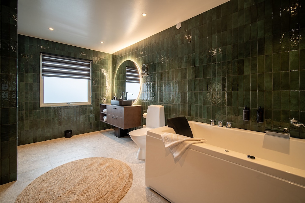 Studio Suite - Photo 12