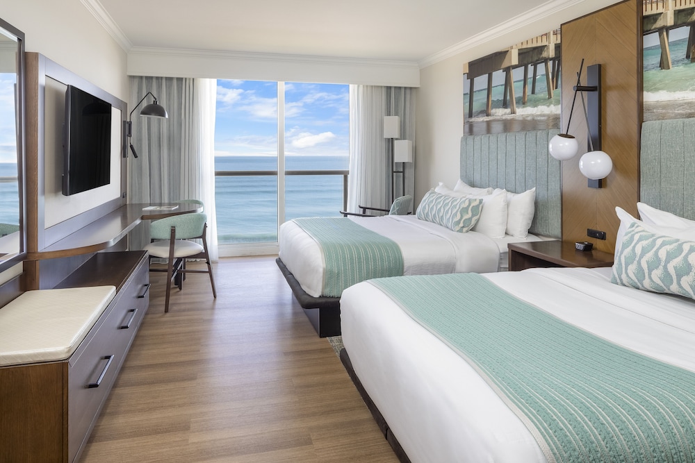 Room, 2 Queen Beds, Ocean View photo 1