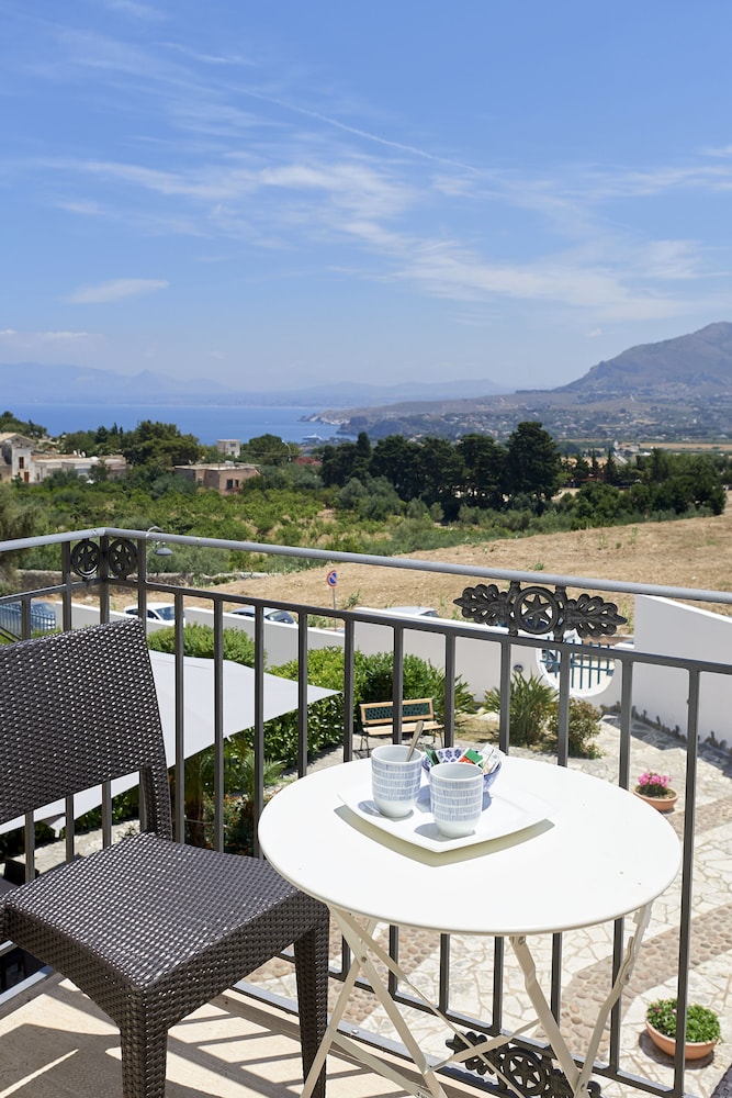 Executive Double Room, Sea View - Photo 3