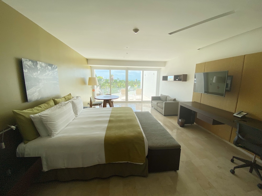 Classic Queen Room with Two Queen Beds