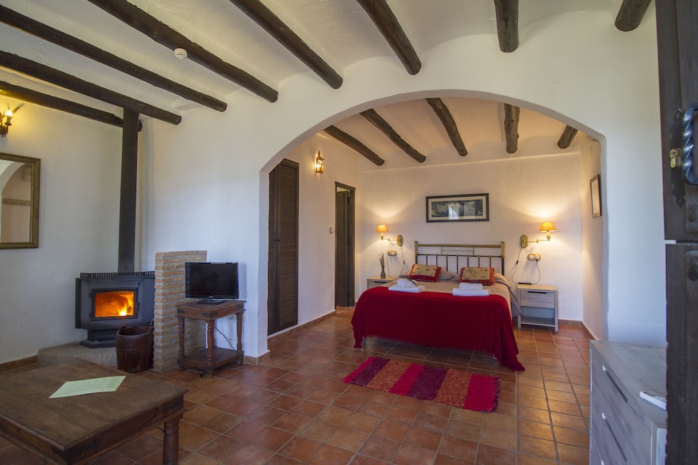 Junior Double Room, 1 Queen Bed, Fireplace, Garden View