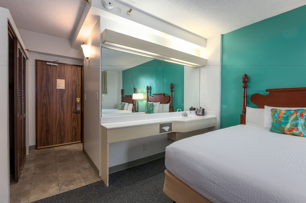 Deluxe Room, 1 King Bed - Photo 2