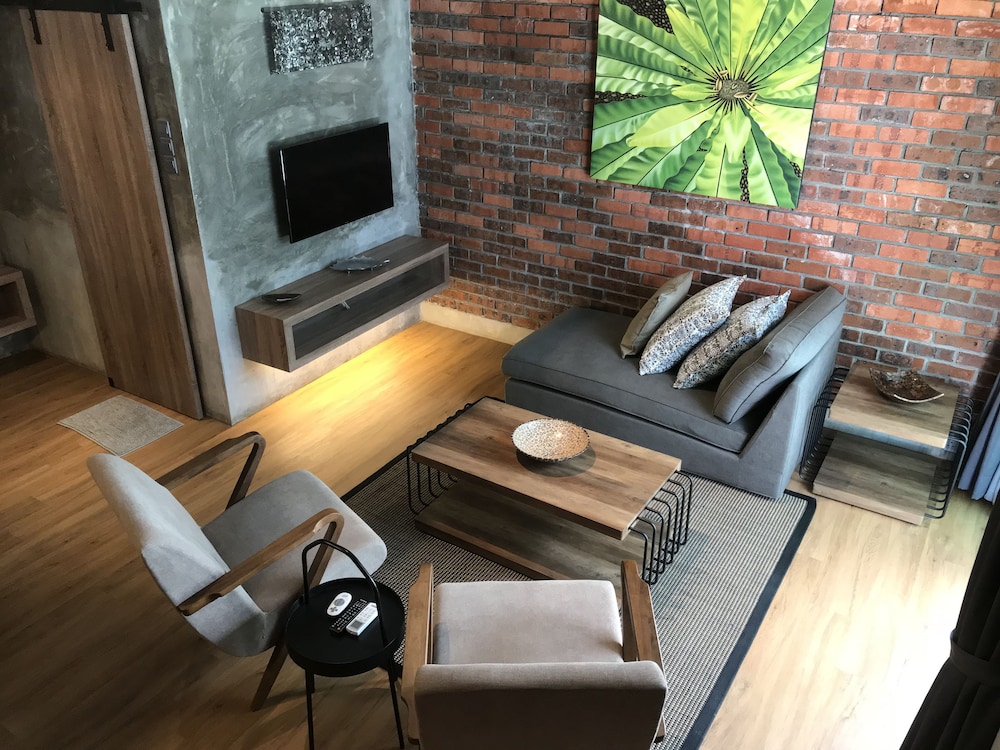 Family Studio Suite - Photo 2