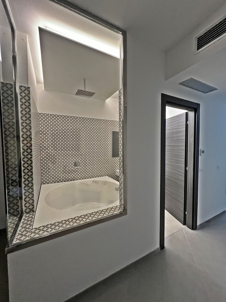 Suite, Sea View (3 people) - Photo 13