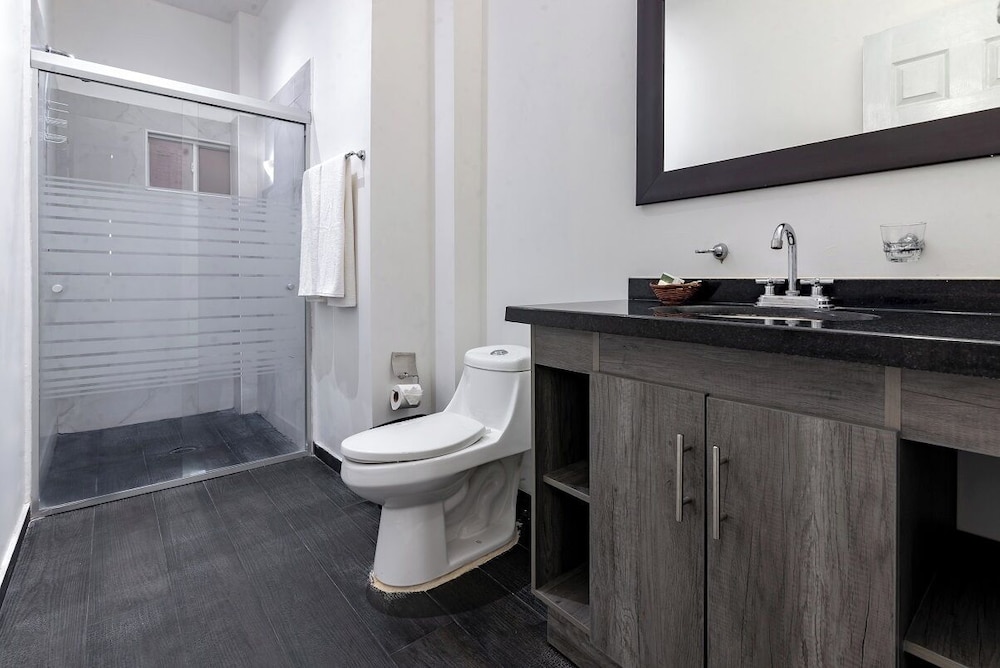 Deluxe Suite, 1 Bedroom - Photo 5