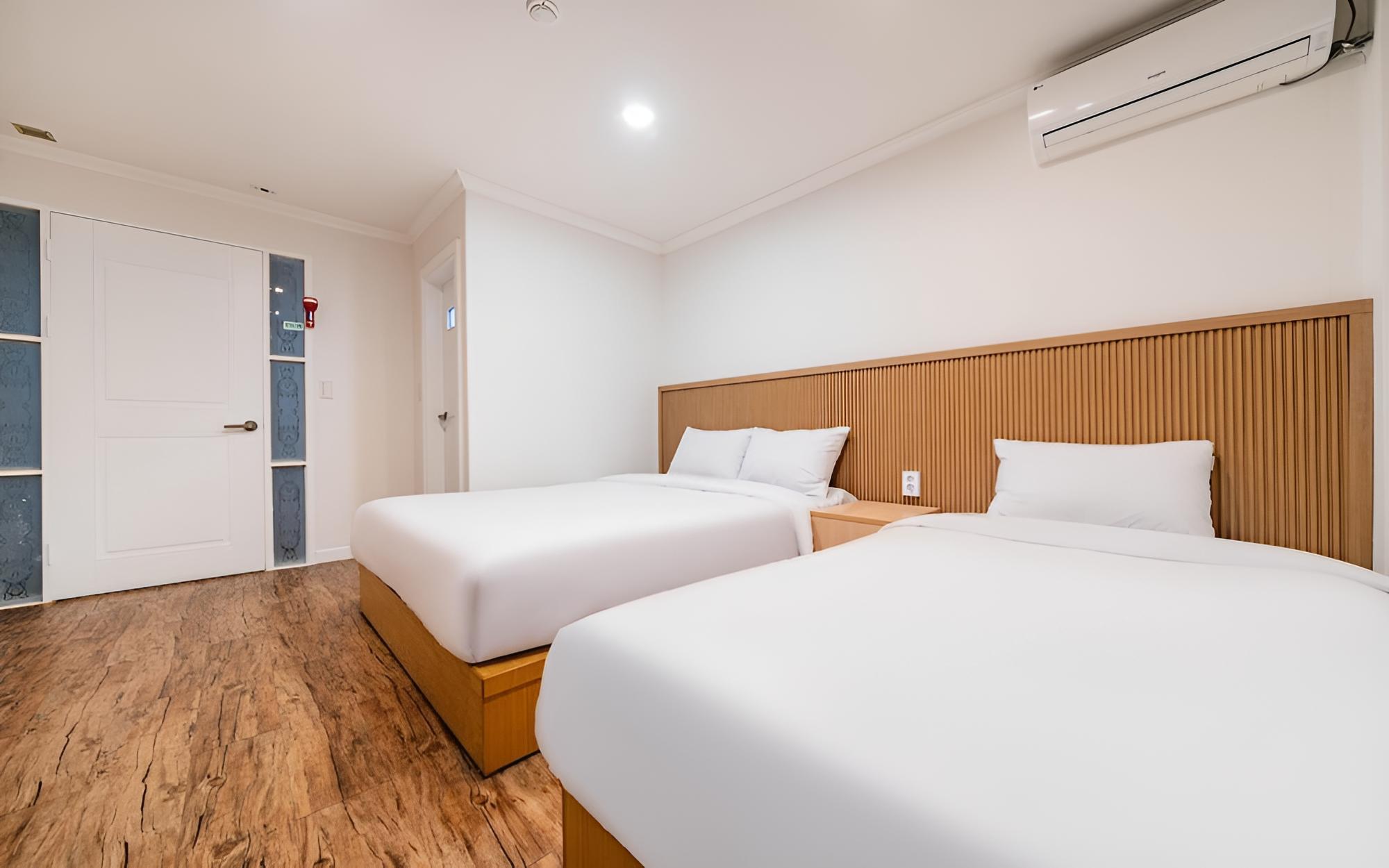 Room (Premium Twin) - Photo 6