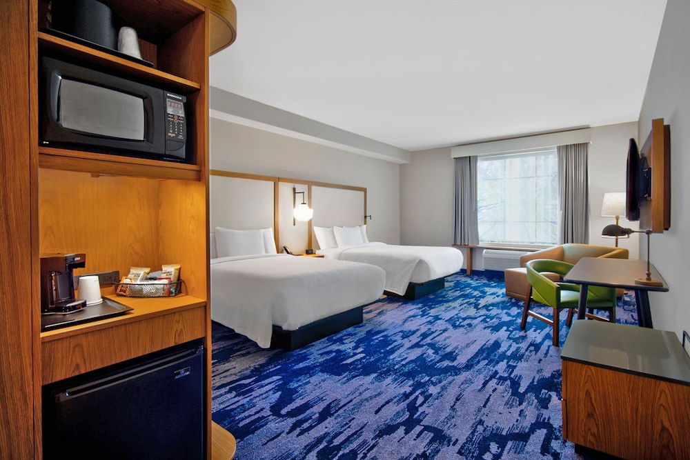 Room, 2 Queen Beds (Mobility/Hearing Accessible, Tub)